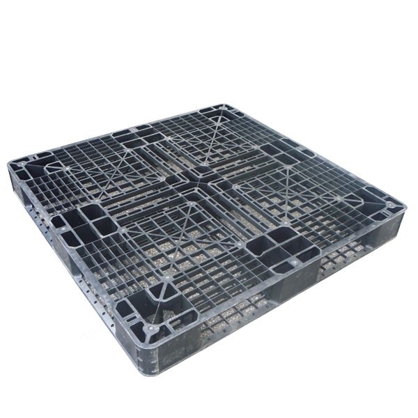 Pallet nhựa đen liền khối mặt lưới viền cao