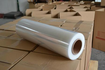 Màng PE bọc hàng bảo vệ hàng hóa
